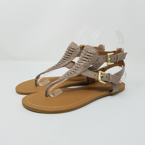 Qupid Shoes Qupid Taupe Sandals With Gold Tone Buckles Sz 6 Poshmark